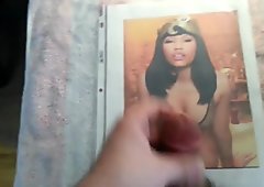 Nicki Minaj xuất tinh kỷ niệm