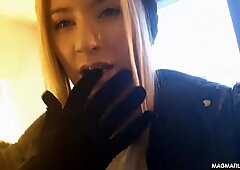 Аматер Тинејџерка Воли Осјетите њене прсте унутар њеног Длакава ПуссиРепорт овог видеа