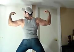 Cumming muscle stud!