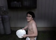 Japanilainen kuuluisa homo Poika Simoyaka Ice Bucket Challenge
