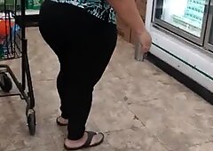 Thick phat booty spanish milf in Dollar Tree 2